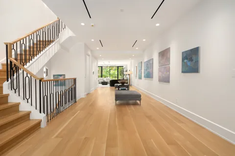 $18,500,000 | 165 East 64th Street | Lenox Hill