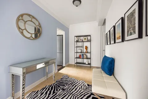 $1,050,000 | 80 Park Avenue, Unit 18B | Murray Hill