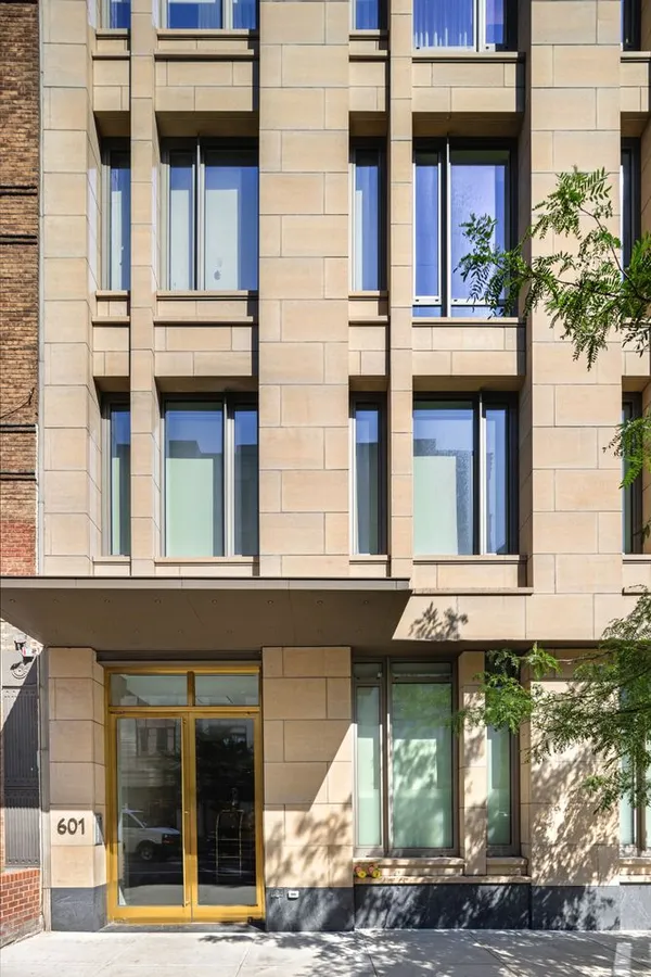 $19,950,000 | 601 Washington Street, Unit THE | West Village