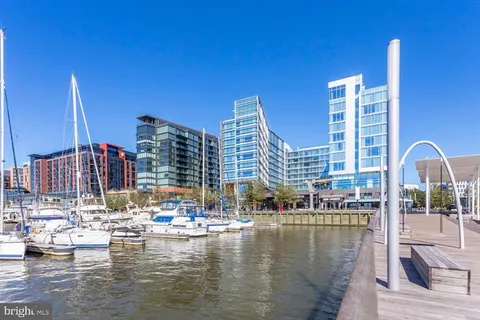 $1,100,000 | 810 Capitol Square Place Southwest, Washington, DC 20024