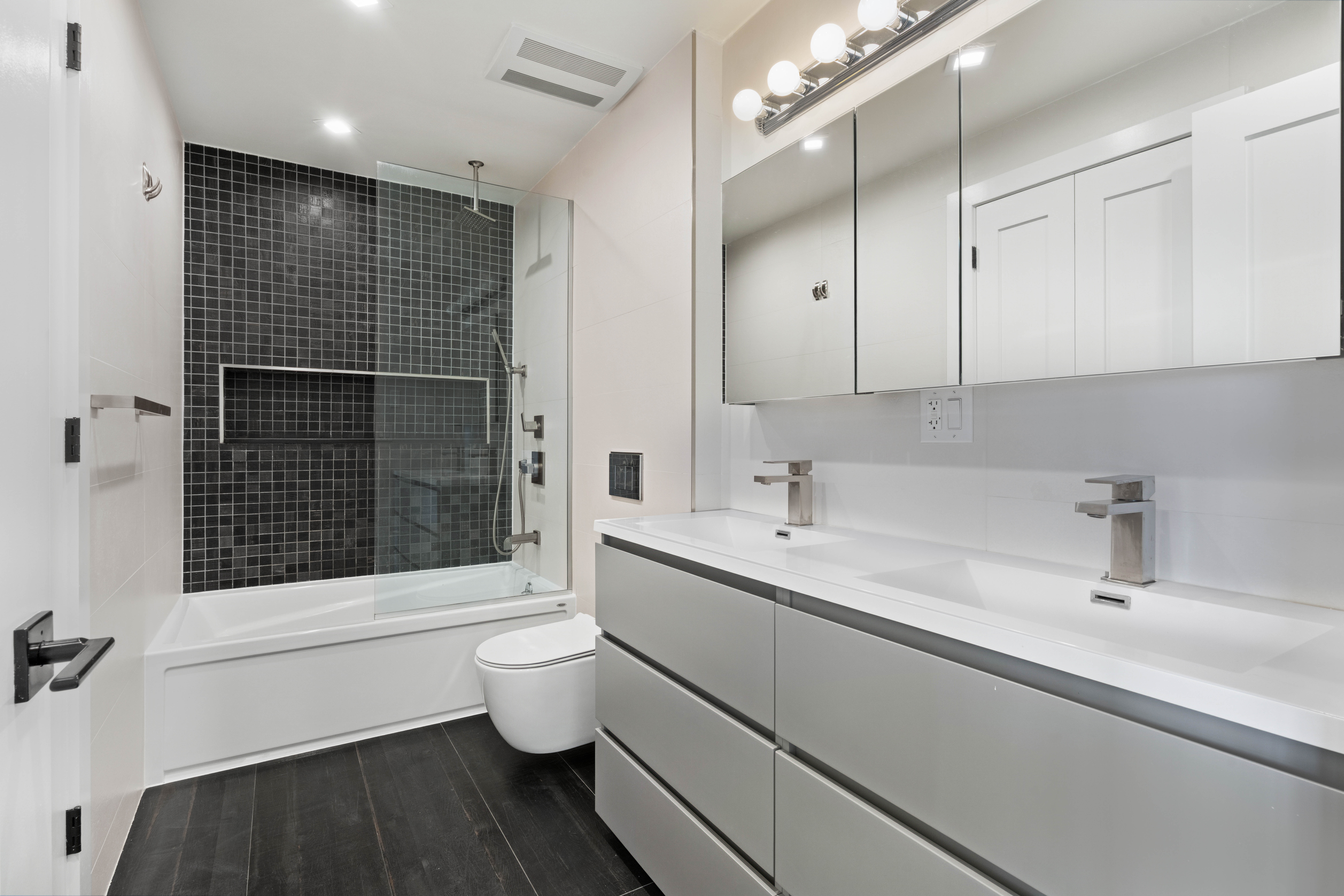 77 Kingsland Avenue Brooklyn, NY 11211 - Photo 8 of 12