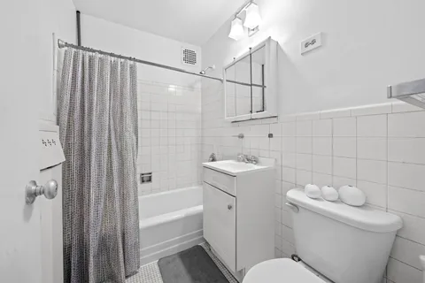 $570,000 | 185 Hall Street, Unit 1607 | Clinton Hill