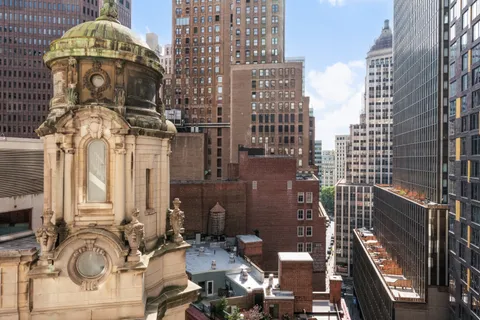 $1,265,000 | 3 Hanover Square, Unit 13C | Financial District