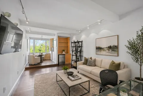 $845,000 | 120 Central Park South, Unit 6C | Central Park South