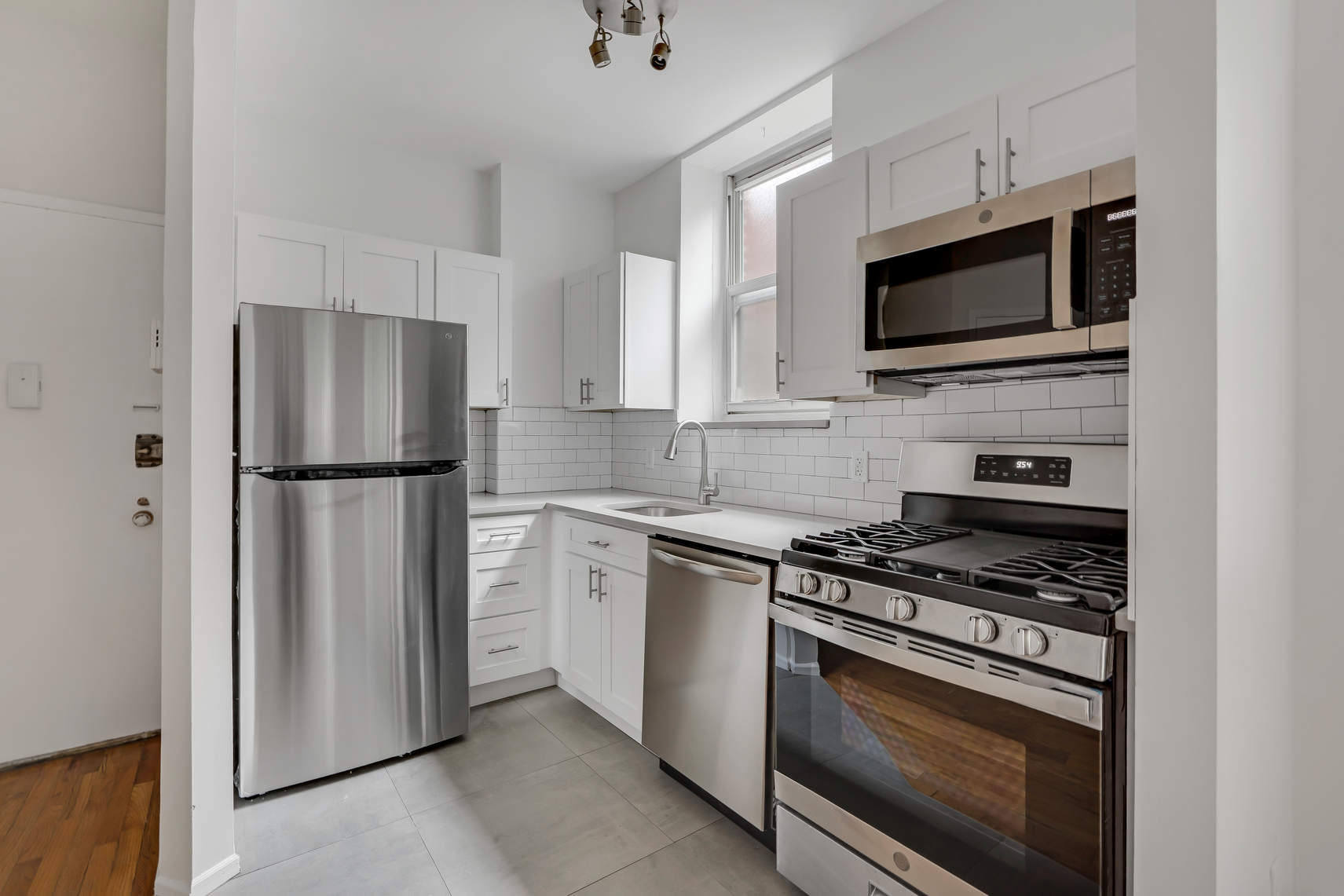 518 East 11th Street, Unit 5B Manhattan, NY 10009 - Photo 4 of 10