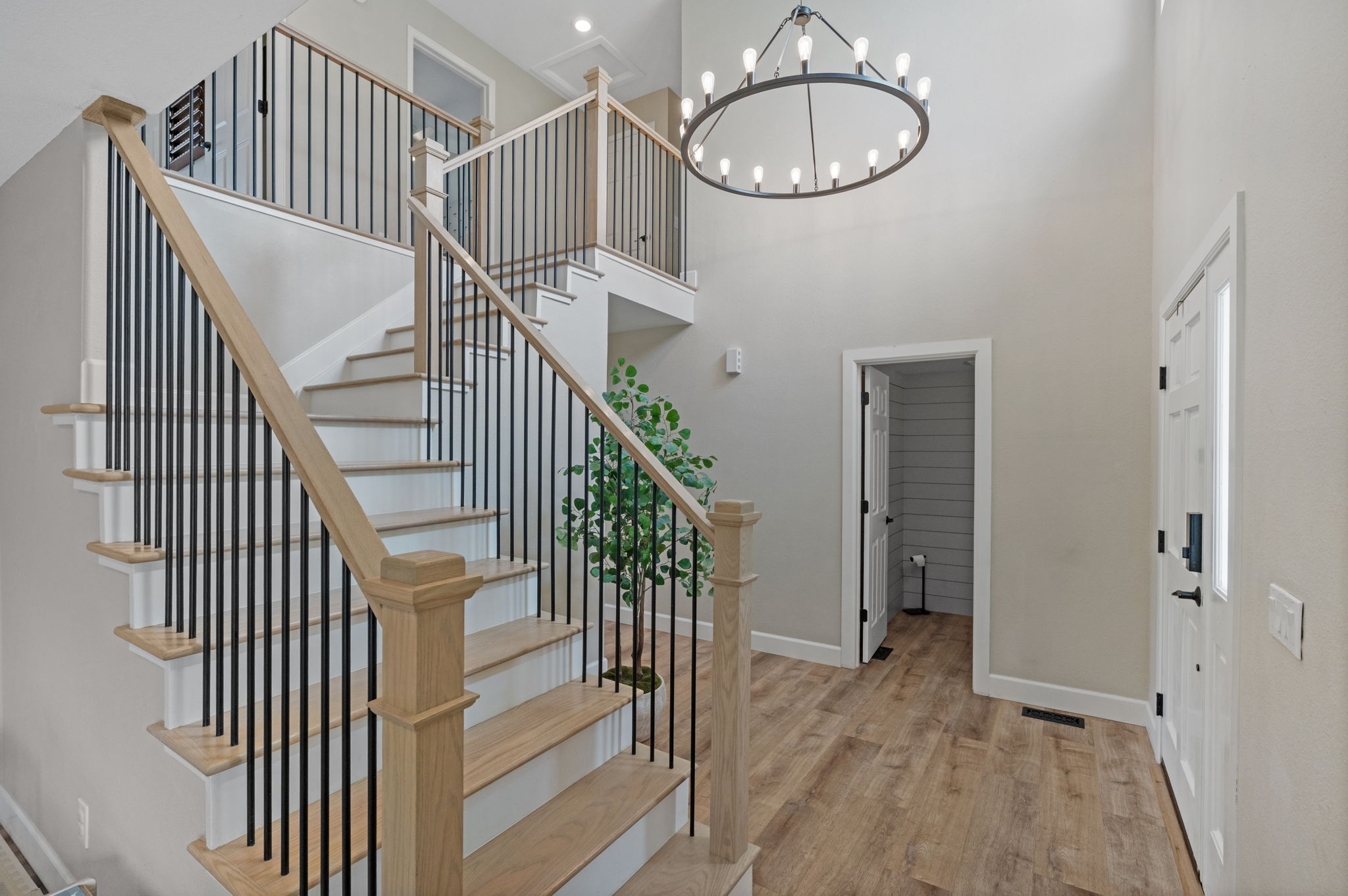 9272 South Crestmore Way Highlands Ranch, CO 80126 - Photo 4 of 47