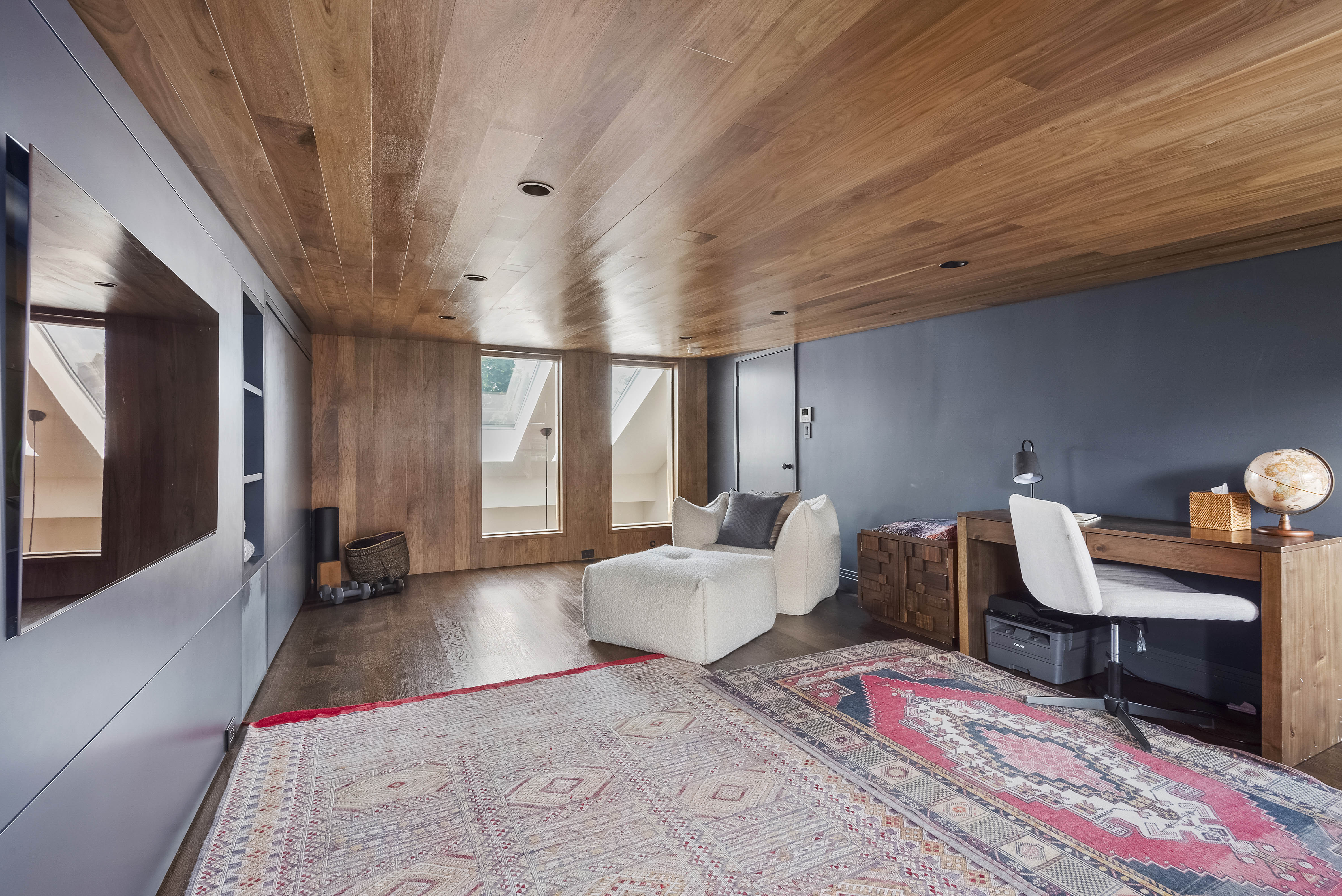 9 Garden Place, Unit 2 Brooklyn, NY 11201 - Photo 15 of 18 a bedroom with furniture and a rug