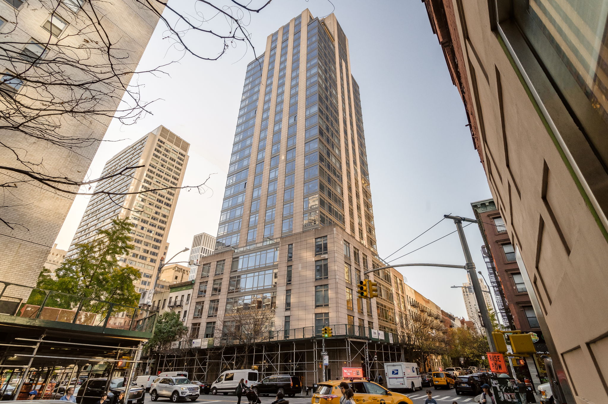 450 East 83rd Street, Unit 5F Manhattan, NY 10028 - Photo 8 of 11 a city view with tall buildings