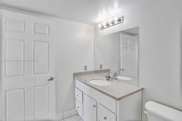 $460,000 | 3000 Coral Way, Unit 412, Miami, FL 33145