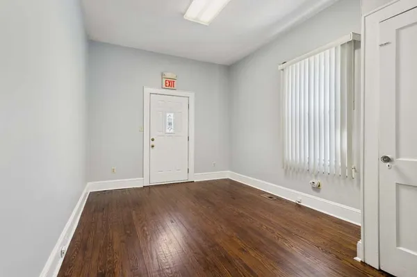 $3,300 | 586 Livingston Avenue, North Brunswick, NJ 08902