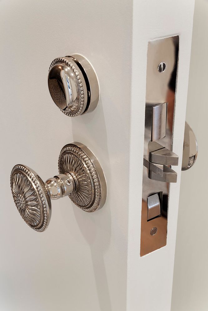 a view of a tall building