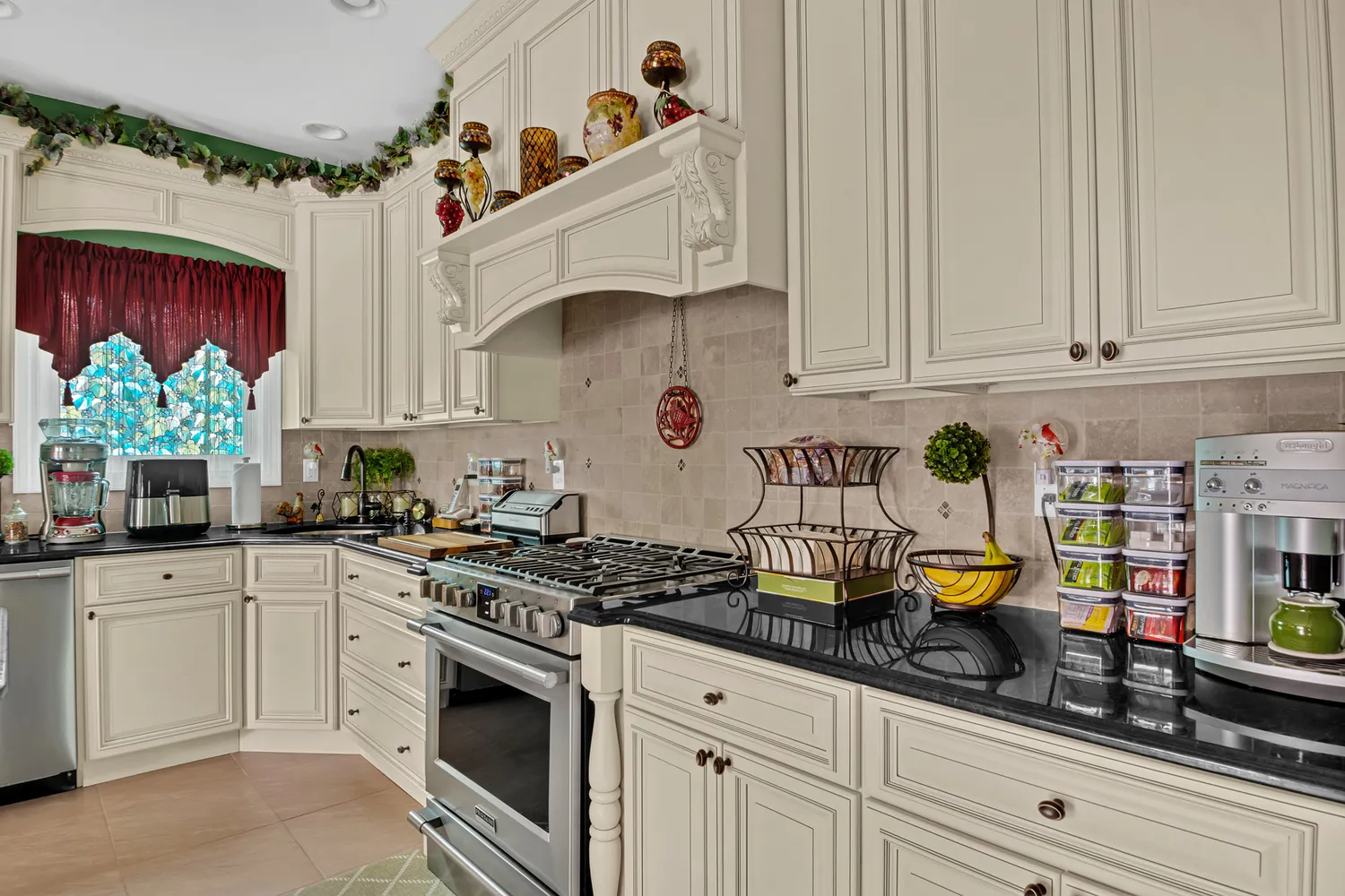 $1,495,000 | 909 Jewett Avenue | Westerleigh