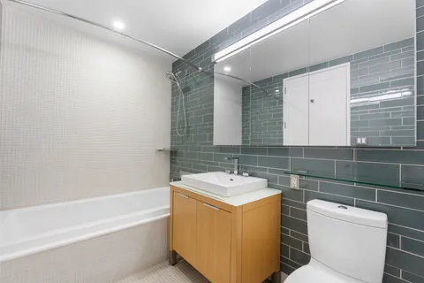 $1,350,000 | 22 North 6th Street, Unit PH4A | Williamsburg