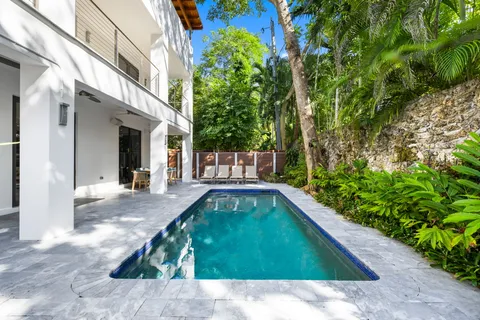 $4,950,000 | 3770 Kumquat Avenue, Miami, FL 33133