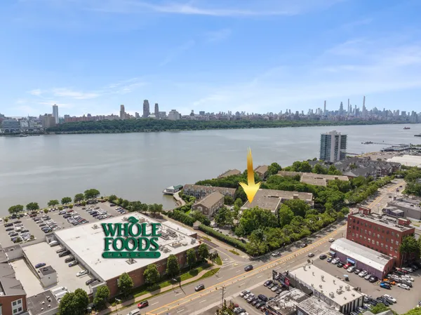 $629,000 | 200 Grand Cove Way, Unit 3L, Edgewater, NJ 07020