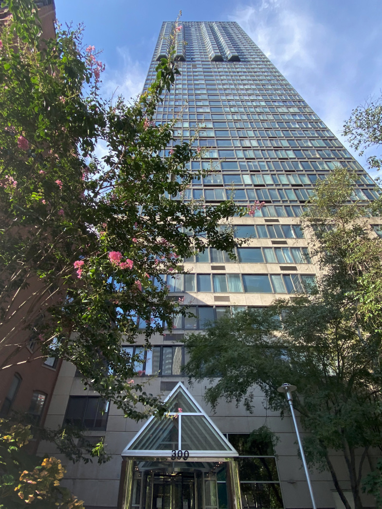 300 East 93rd Street, Unit 44B Manhattan, NY 10128 - Photo 1 of 12