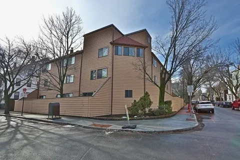 $1,250,000 | 266-276 Pearl Street, Unit F, Cambridge, MA 02139