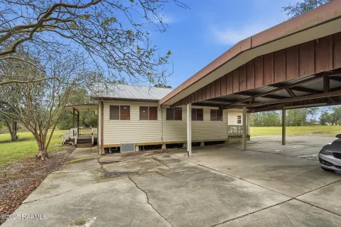 $322,500 | 4092 Poydras Highway, Breaux Bridge, LA 70517