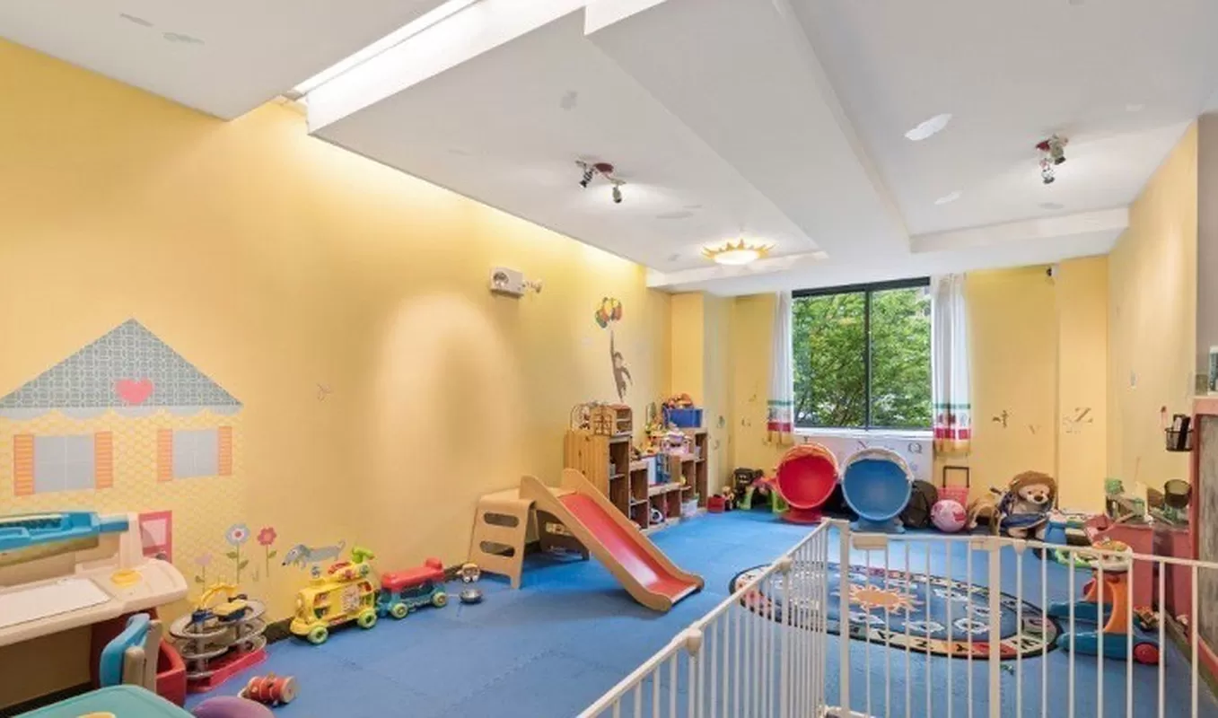 300 Rector Place, Unit 8N Manhattan, NY 10280 - Photo 11 of 17