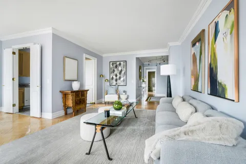 $2,290,000 | 2 Columbus Avenue, Unit 17C | Upper West Side