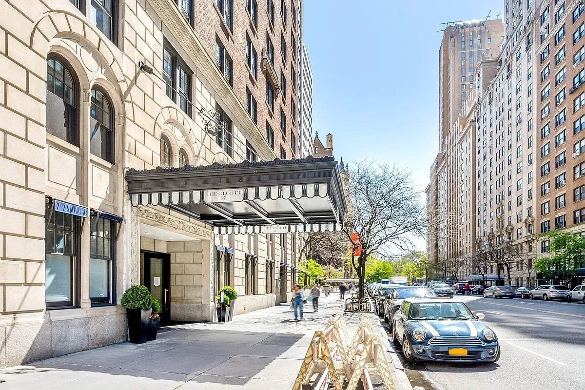 a car parked in front of a building