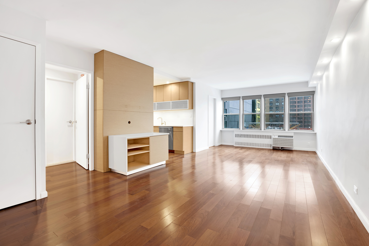 155 East 38th Street, Unit 17D Manhattan, NY 10016 - Photo 2 of 8