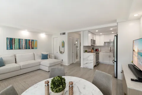 $209,000 | 611 Northeast 14th Avenue, Unit 103, Fort Lauderdale, FL 33304
