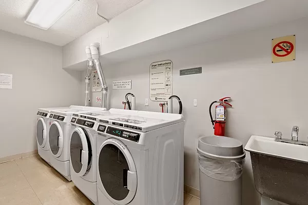 300 Rector Place, Unit 8N Manhattan, NY 10280 - Photo 12 of 17