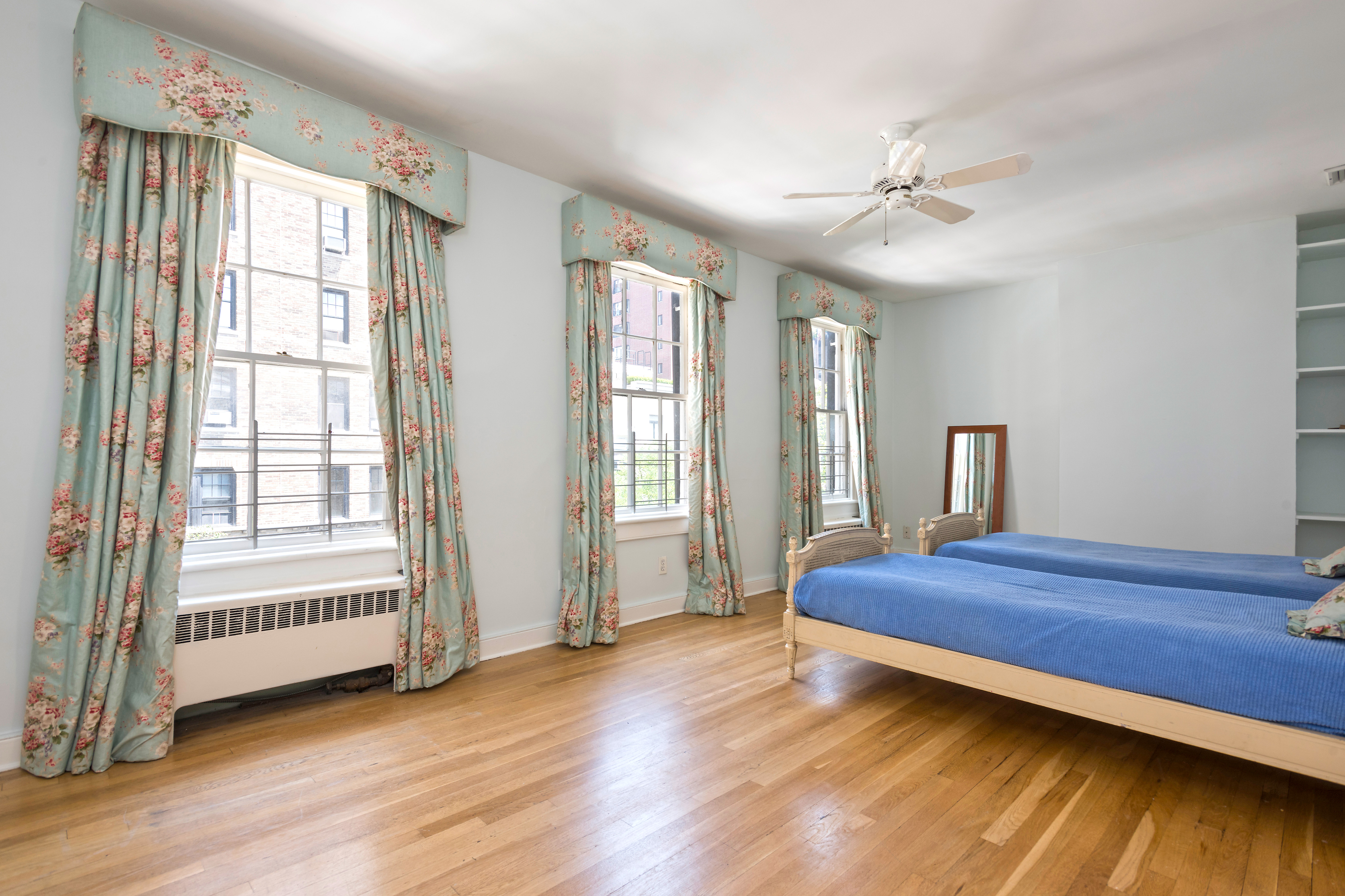 120 E 92nd St, Unit TRIPLEX Manhattan, NY 10128 - Photo 9 of 10