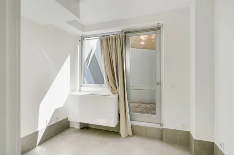 $999,000 | 69 Berry Street, Unit L1 | Williamsburg