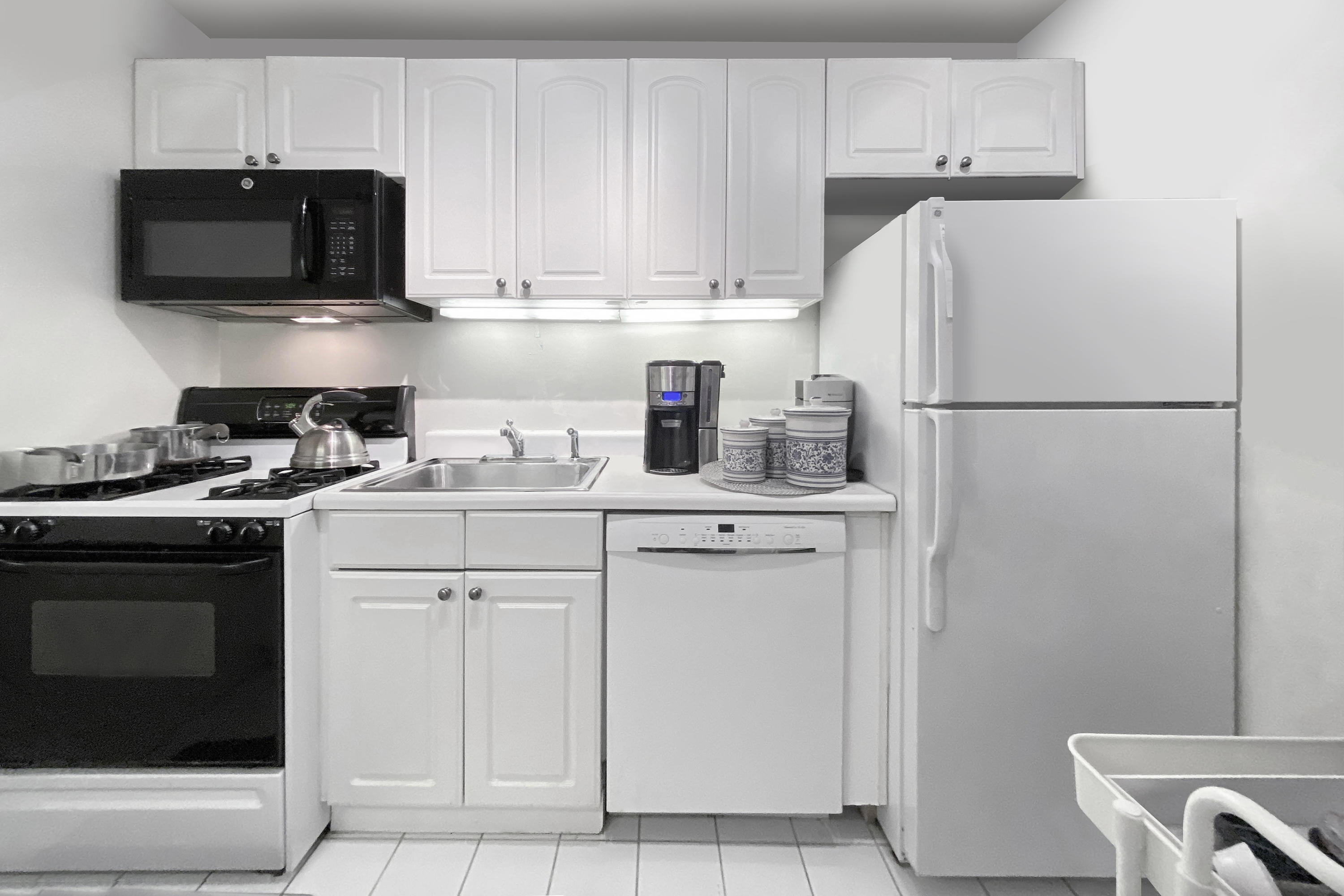 330 East 33rd Street, Unit 4H Manhattan, NY 10016 - Photo 5 of 16