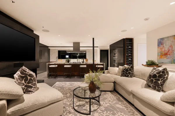 $4,695,000 | 10558 Fontenelle Way, Los Angeles, CA 90077