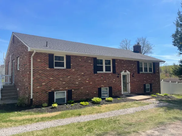 $869,999 | 8915 Igoe Street, Lorton, VA 22079