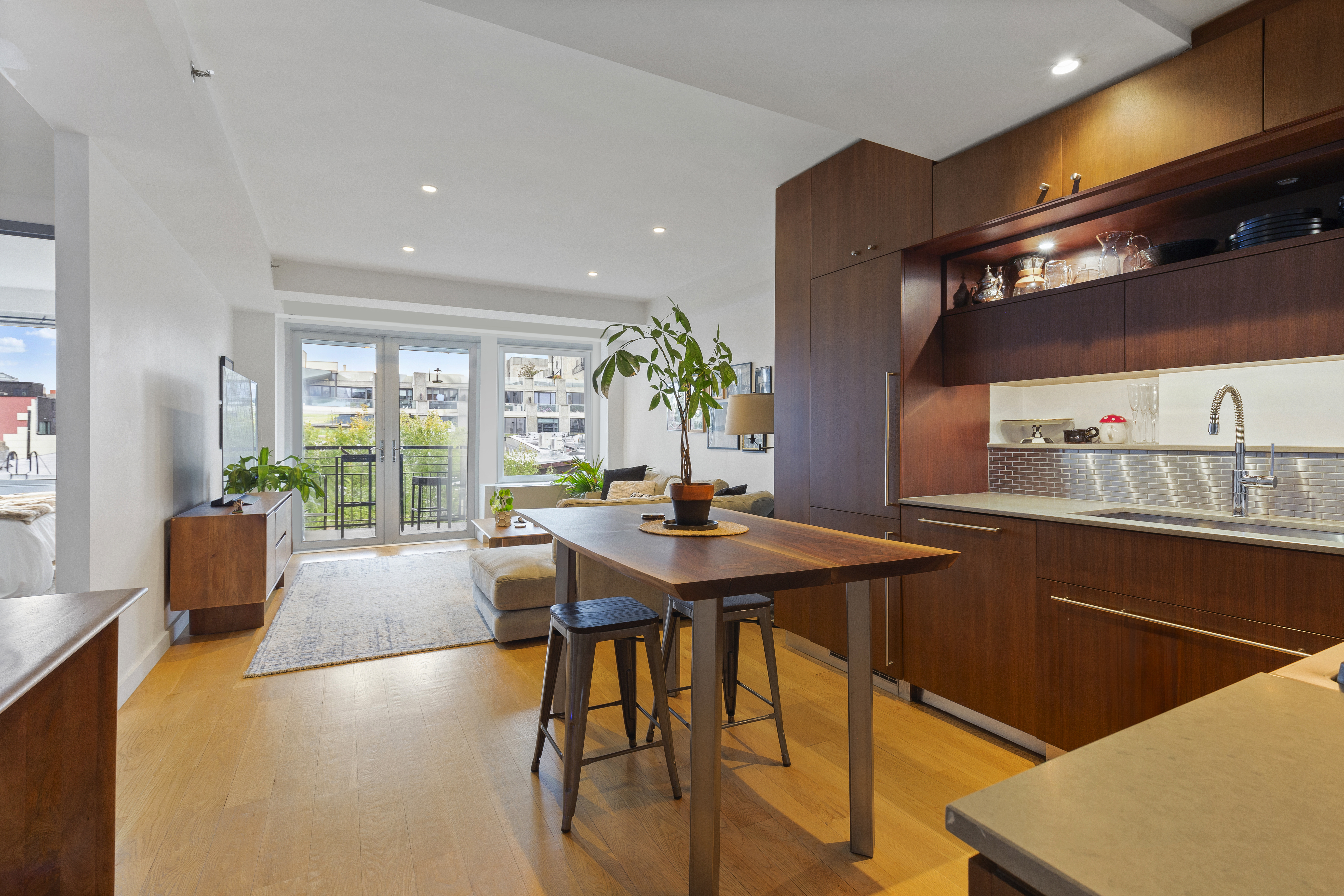 260 North 9th St Unit 6D  