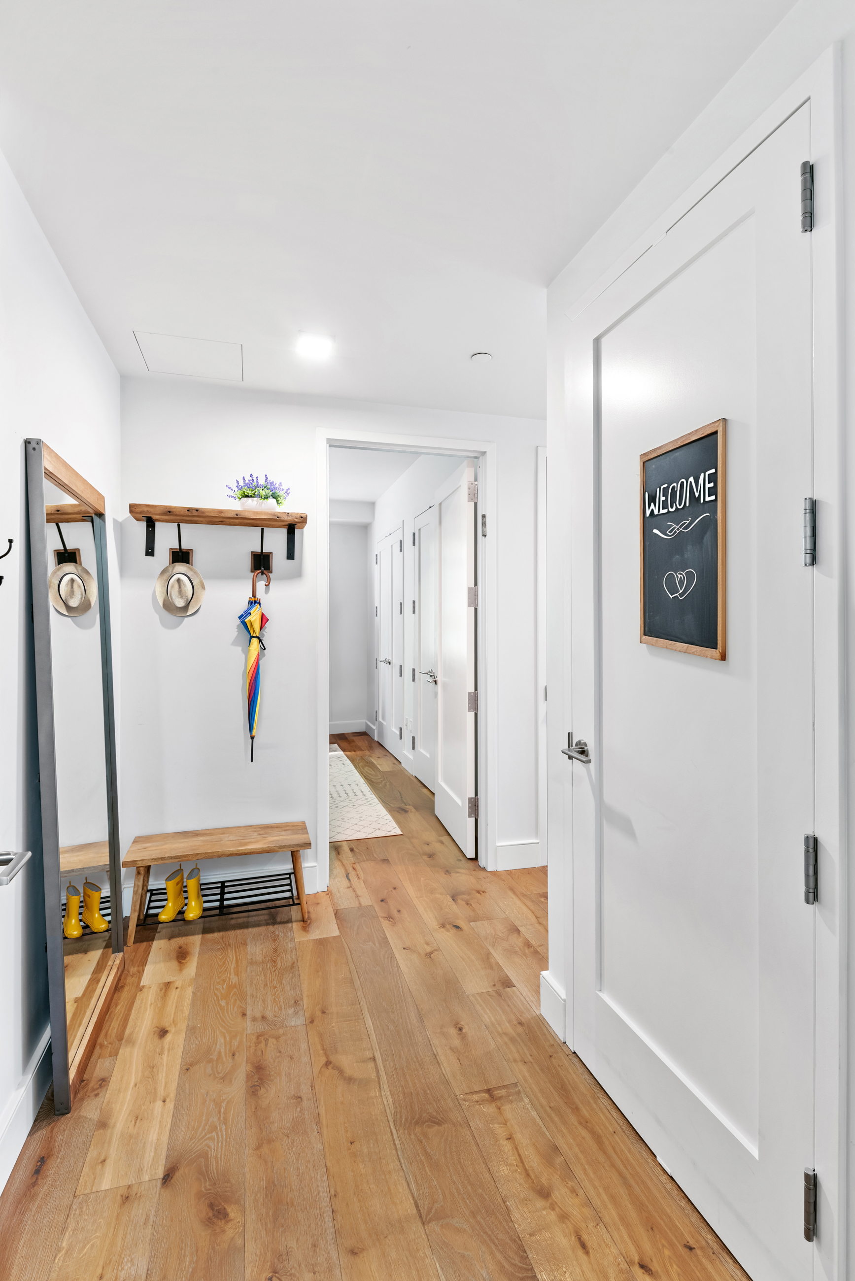 147 Hope Street, Unit 2D Brooklyn, NY 11211 - Photo 6 of 13 a view of a room with gym equipment