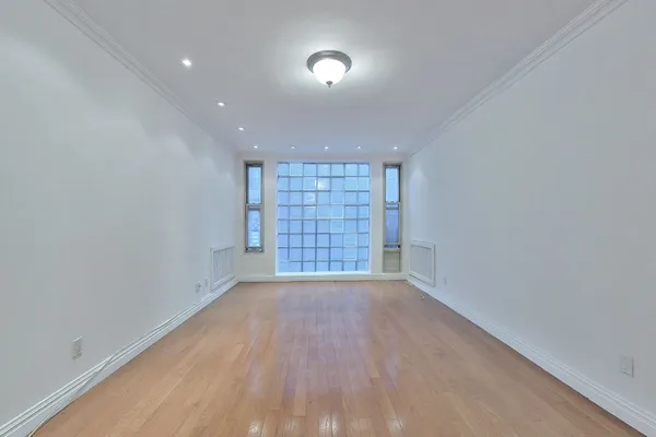 $3,150 | 330 East 58th Street, Unit 3C | Sutton Place