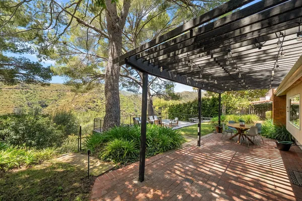 $2,499,000 | 2521 La Condesa Drive, Los Angeles, CA 90049