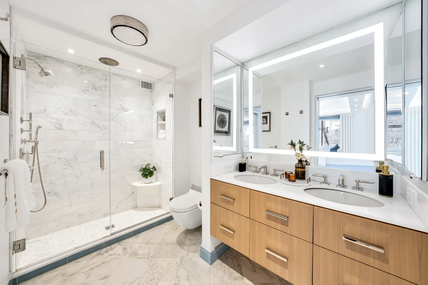 $1,645,000 | 860 5th Avenue, Unit 4M | Lenox Hill