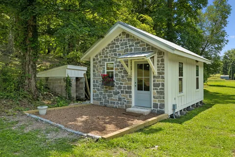 $1,579,000 | 8188 Shoals Branch Road, Primm Springs, TN 38476