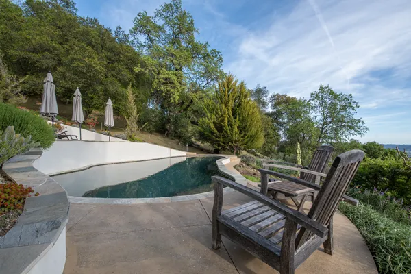 $1,695,000 | 1163 Mountain Pine Road, Cloverdale, CA 95425