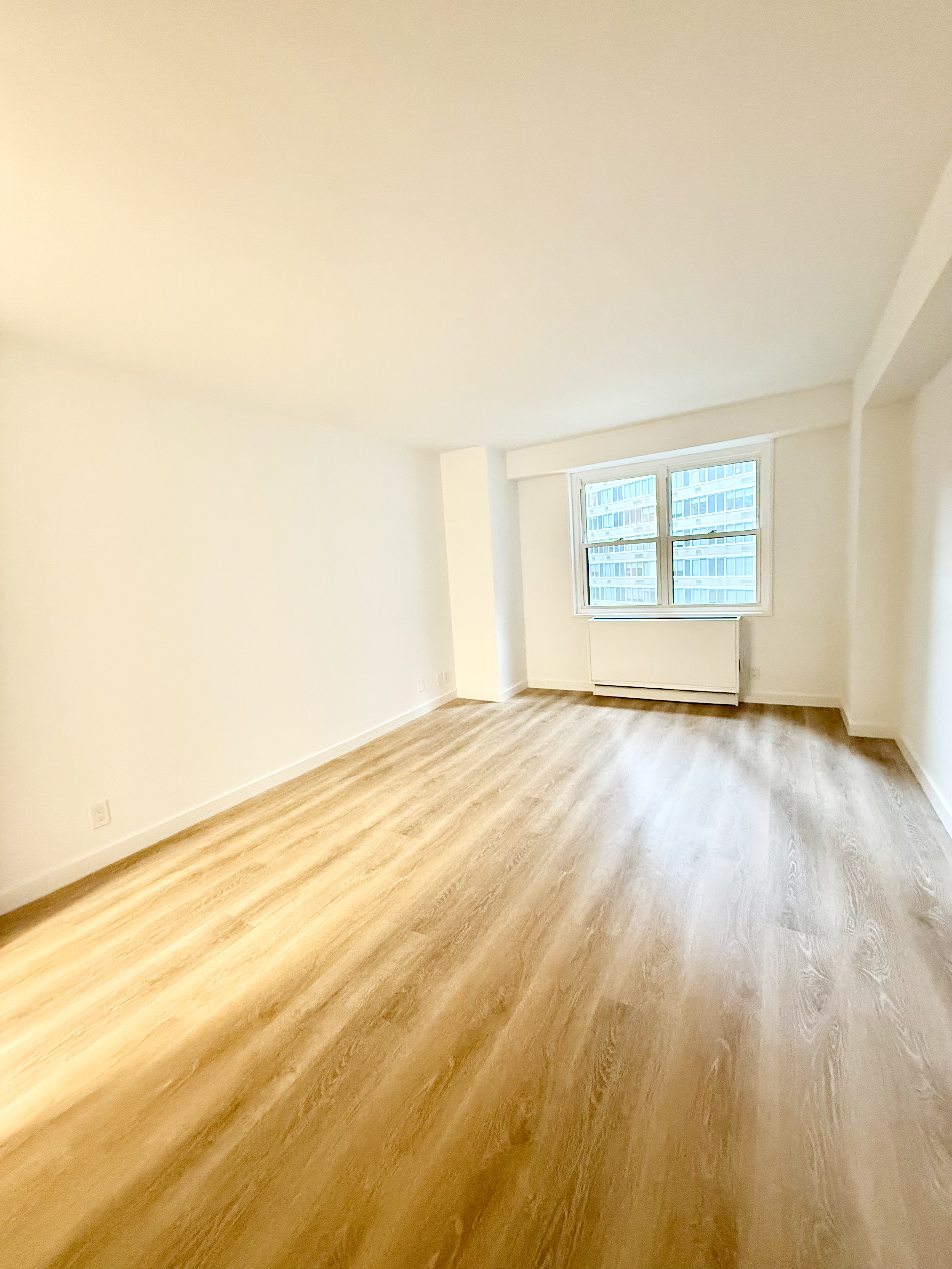 400 East 54th Street, Unit 8A Manhattan, NY 10022 - Photo 9 of 11 Gallery Image 9