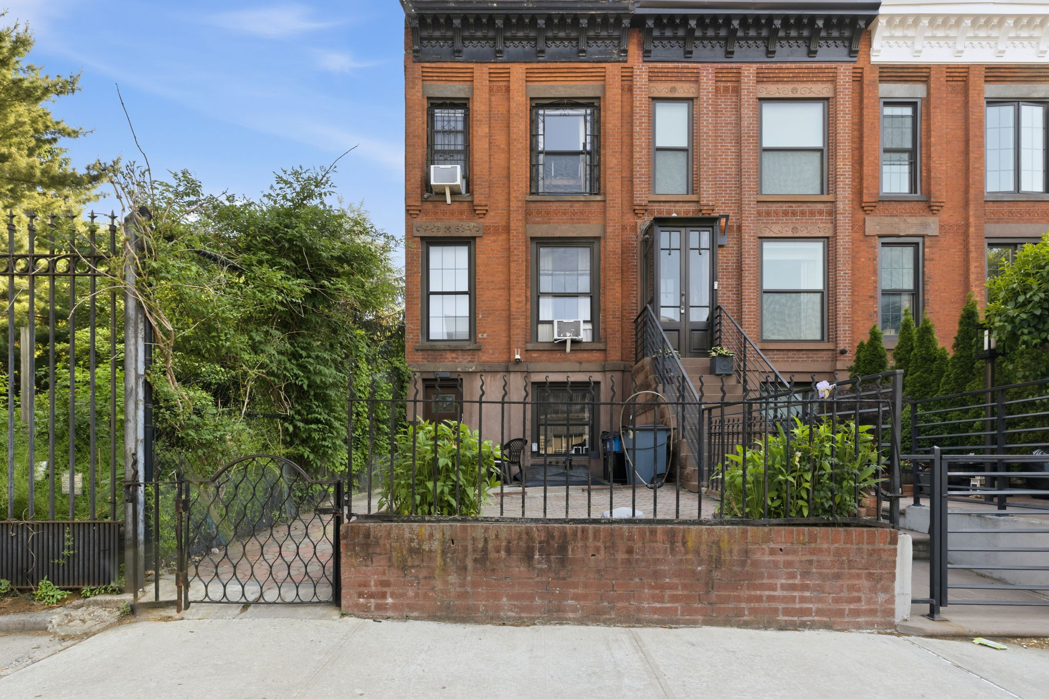 250 Saint Marks Avenue, Unit 3 Brooklyn, NY 11238 - Photo 1 of 8 front view of a house