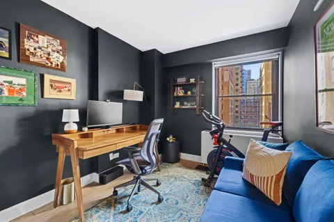 $1,395,000 | 178 East 80th Street, Unit 6A | Upper East Side