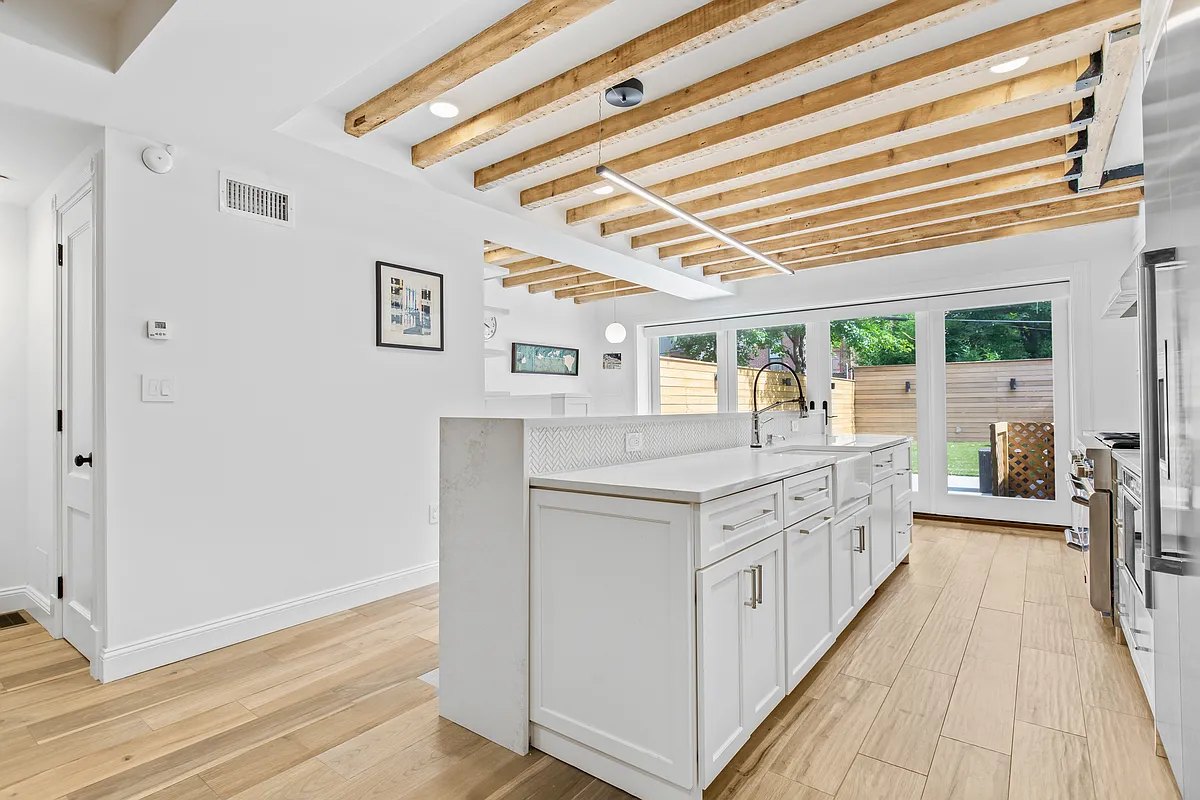 290 Jefferson Avenue Brooklyn, NY 11216 - Photo 4 of 19