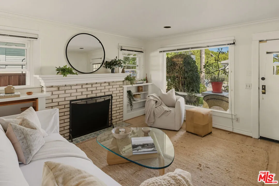$1,650,000 | 703 Boccaccio Avenue, Venice, CA 90291