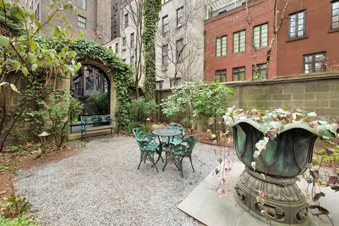 $4,395,000 | 219 East 49th Street | Midtown East