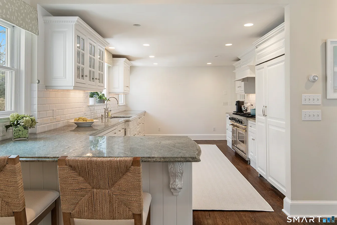 9 Point O Woods Road South Darien, CT 06820 - Photo 13 of 39