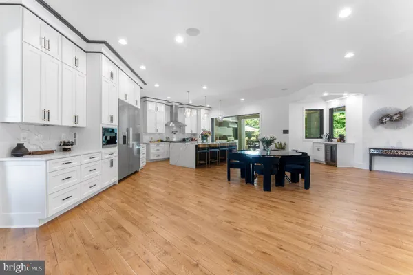 Contact Agent | 608 Walker Road, Great Falls, VA 22066