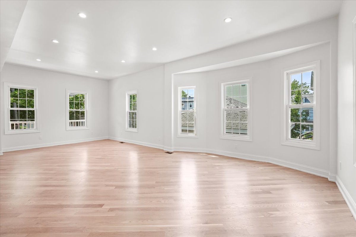 41 Henry Street Everett, MA 02149 - Photo 10 of 33