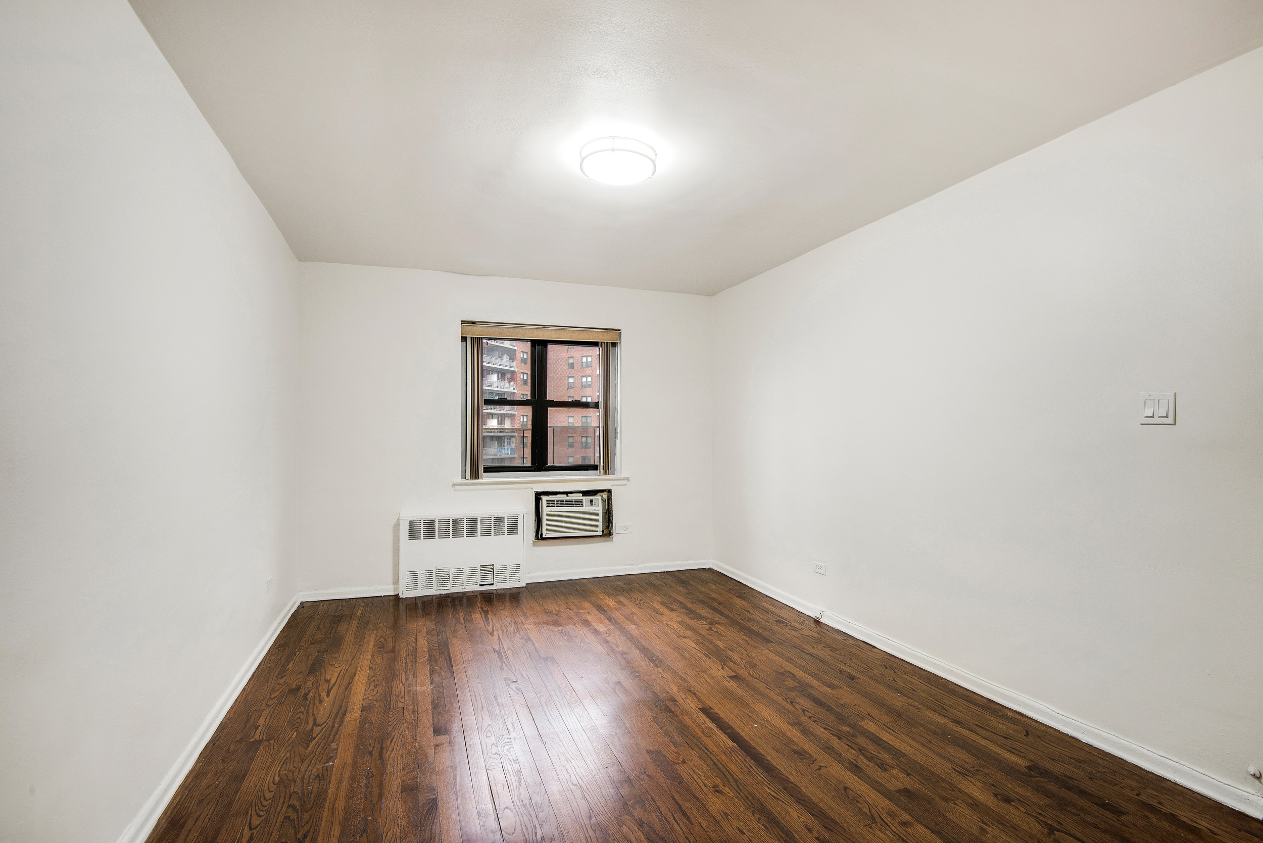 57-10 Junction Boulevard, Unit 6J Queens, NY 11373 - Photo 5 of 10 Gallery Image 5